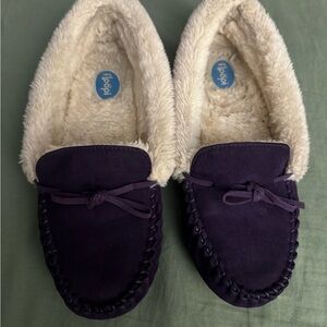 Floopi Women's Purple Moccasins Slippers. EUC